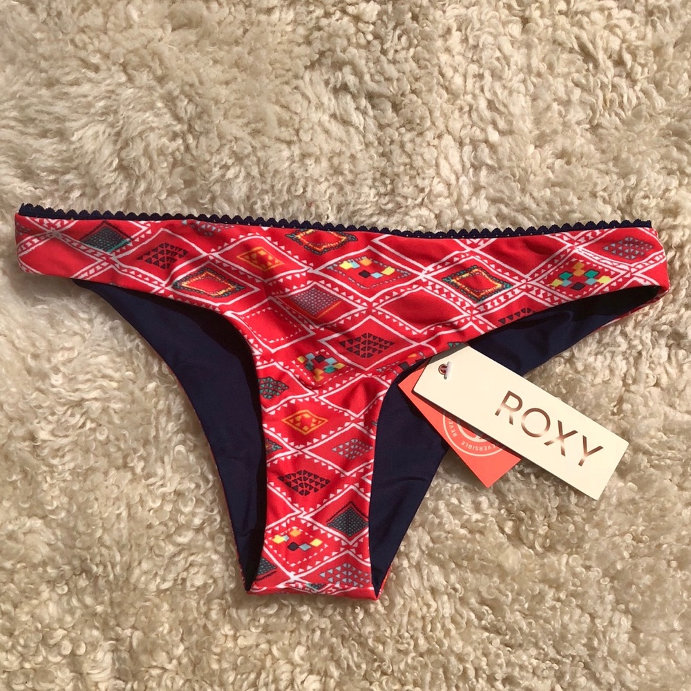 NWT Roxy bikini bottom. Reversible